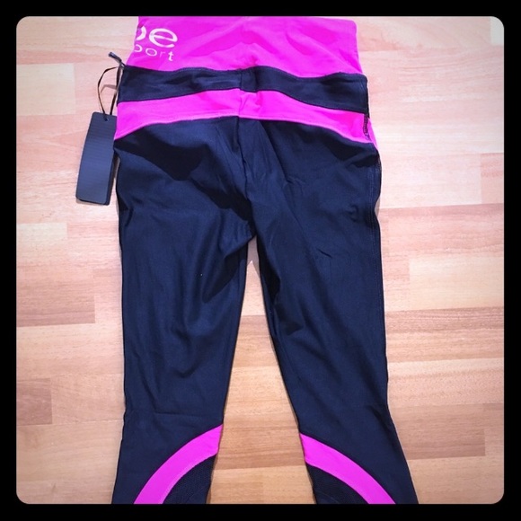 NWT Bebe Sport Capri Leggings - Picture 2 of 2